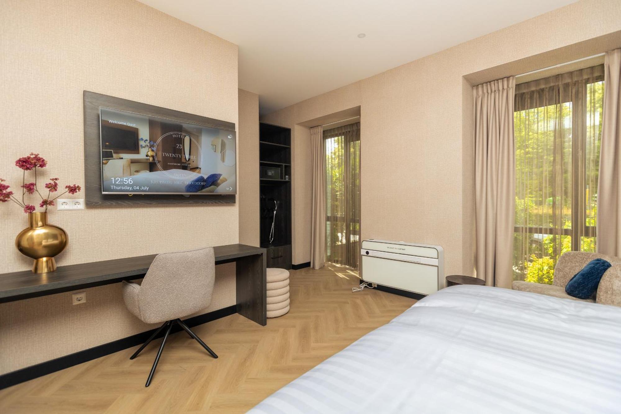 Hotel Twenty-Three Amsterdam Airport Хоофдорп Екстериор снимка