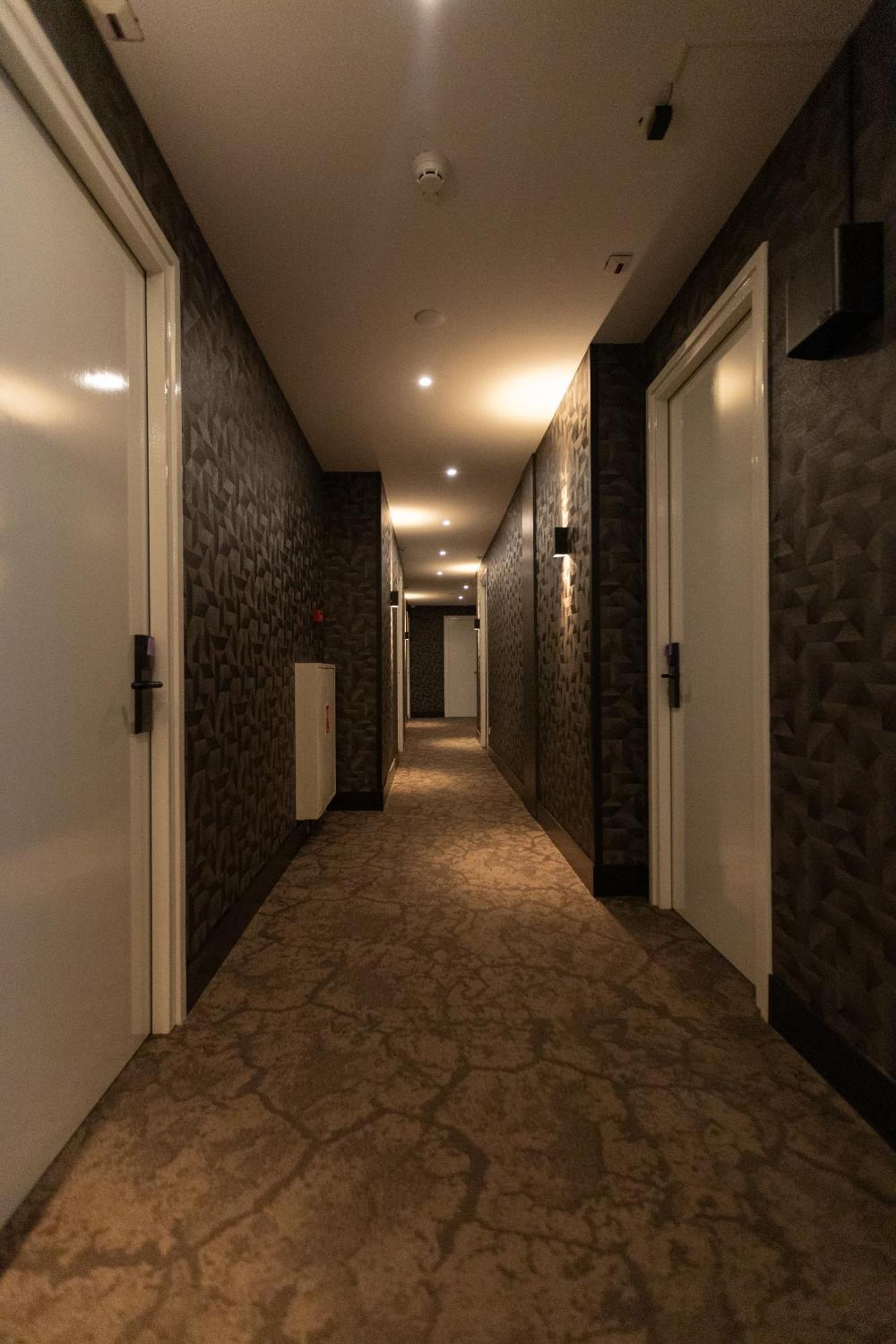 Hotel Twenty-Three Amsterdam Airport Хоофдорп Екстериор снимка