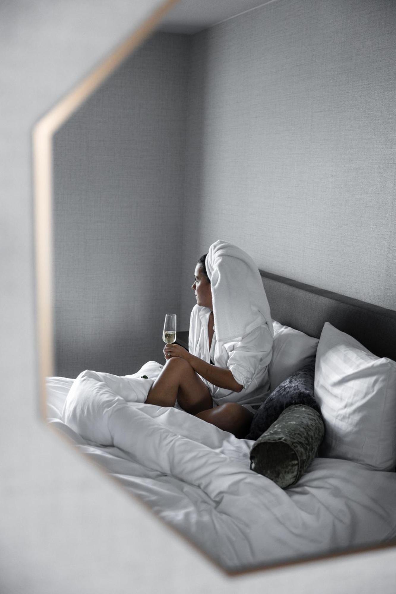 Hotel Twenty-Three Amsterdam Airport Хоофдорп Екстериор снимка