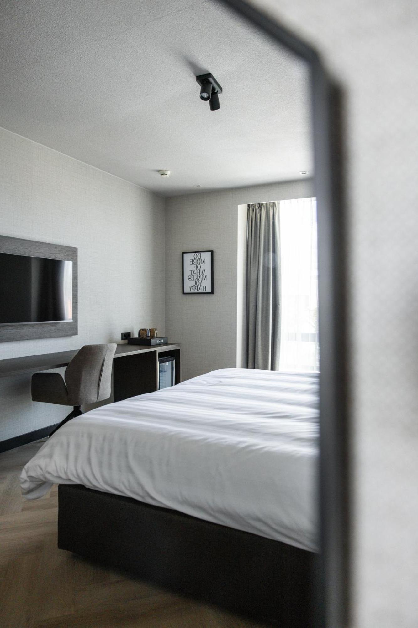 Hotel Twenty-Three Amsterdam Airport Хоофдорп Екстериор снимка
