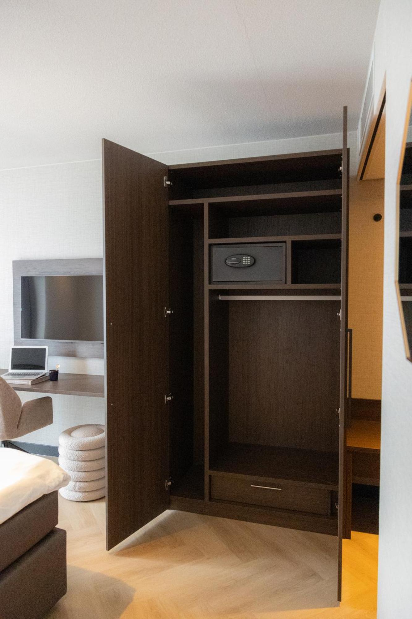 Hotel Twenty-Three Amsterdam Airport Хоофдорп Екстериор снимка